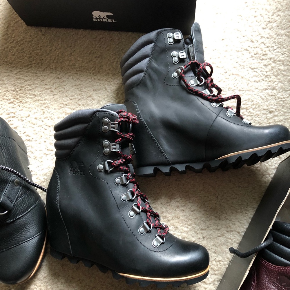SOREL conquest wedge in black/blue NIB 🎁🔥